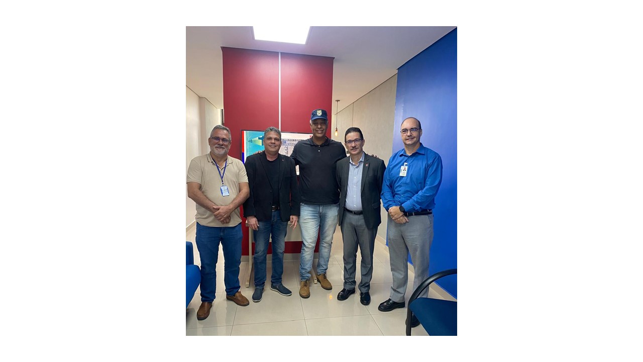 Reunião com Famil e Confamil