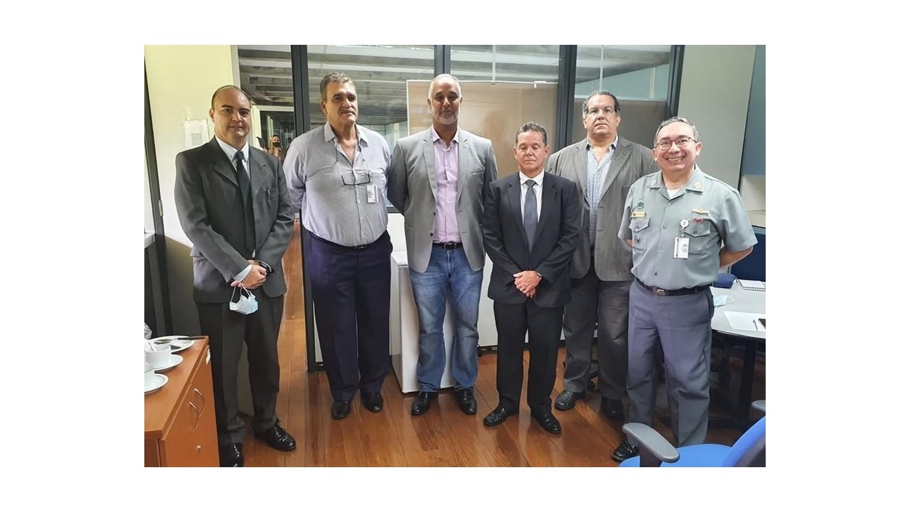 Visita a Escola Superior de Defesa
